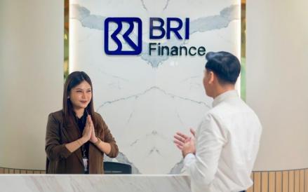 BRI Finance resmi menunjuk Ignatius Susatyo Wijoyo sebagai Direktur Utama yang baru untuk menggantikan Wahyudi Darmawan. (Foto: Ist)