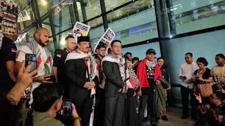 9 WNI yang Sempat Ditahan Israel Tiba di RI. Foto: iNews Media Group.