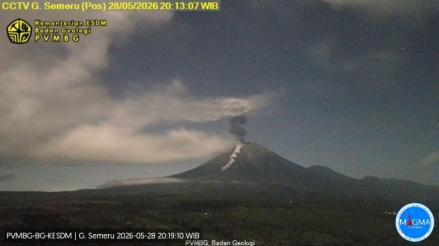 Gunung Semeru Erupsi, Luncurkan Awan Panas hingga 2.500 Meter. (Foto: iNews Media Group)