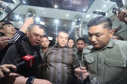 Silmy Karim Serahkan Diri ke KPK, Rumah Digeledah hingga Mobil Mewah Disita. (Foto: Puteranegara/iNews Media Group)