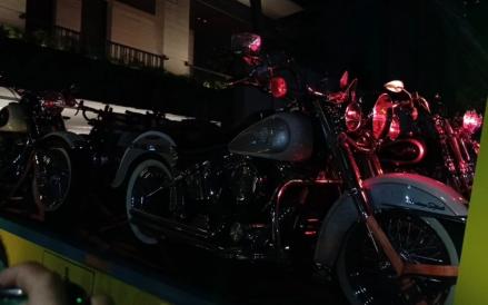 KPK Angkut Empat Harley Davidson hingga Mobil Mewah Usai Geledah Rumah Eks Wamen Imipas Silmy Karim