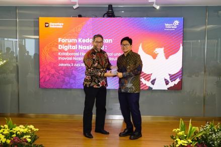 Telkom menyelenggarakan Forum Kedaulatan Digital Nasional bertajuk “Kolaborasi Ekosistem Digital untuk Inovasi Nasional yang Berdaulat”.  (Foto: Ist)