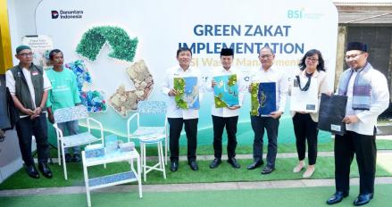 Lewat Implementasi Green Zakat, BSI Ajak Masyarakat Ubah Sampah Jadi Emas. (Foto: Doc BSI)