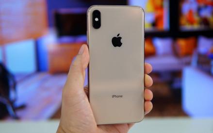 iPhone XS Laku Rp34 Juta di Lelang KPK, Pemenang Belum Bayar (Ilustrasi)