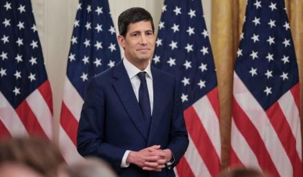 Barclays Perkirakan The Fed Tahan Suku Bunga dalam Jangka Waktu Panjang (FOTO: Dok Laman Investing)