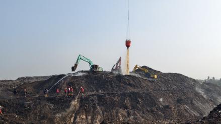Kebakaran TPA Jatiwaringin Padam 100 Persen, Operasi Lanjut ke Pendinginan.(Foto: BNPB)