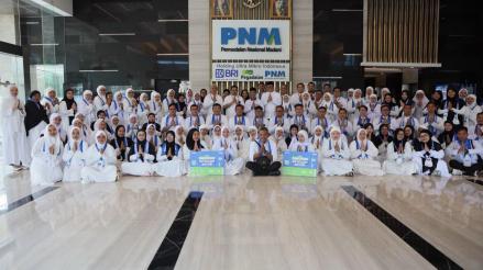Pengabdian Menjadi Nilai Ibadah, PNM Berangkatkan Ratusan Karyawan Umrah ke Tanah Suci. (Foto Istimewa)