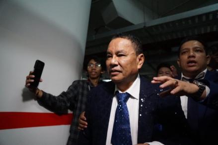 Hotman Paris Sebut Febrie Adriansyah Jalani Pemeriksaan Sebagai Tersangka di Kejagung. (Foto: Arief Julianto/ iNews Media Group)