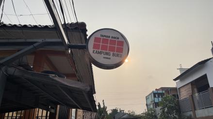 Taman Baca Kampung Buku, Oase Literasi dan Alternatif Rekreasi Edukasi di Sudut Jakarta. (Foto: MNC Medi)