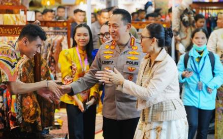 Tekankan Penguatan Usaha Kecil di Kreasi Bhayangkari, Kapolri: UMKM Penggerak Ekonomi Nasional