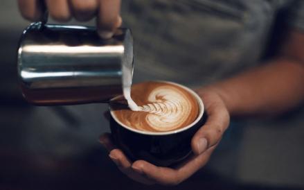 PT Indo Boga Sukses Tbk (IBOS) memulai pengembangan jaringan Segafredo Caffe dengan membuka outlet perdana di Bandara Soekarno-Hatta. (Foto: Ist)