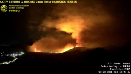 Kebakaran Belum Padam, Kawasan Gunung Bromo Masih Level II Waspada. (Foto: Badan Geologi)