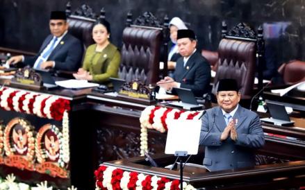 Minta Kementerian Rayakan Ulang Tahun dengan Sederhana, Prabowo: Cukup Potong Tumpeng