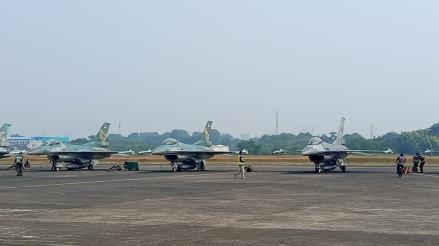 Gladi Bersih HUT RI, 81 Alutsista Jet Tempur F-16 hingga Rafale Melesat di Udara. (Foto Jonathan Simanjuntak/IMG)
