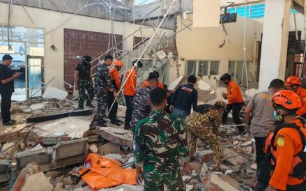 PMI Kerahkan Logistik untuk Tangani Korban Gempa M7,7 NTT