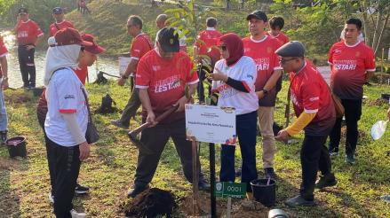1.708 Pohon Ditanam di Embung Sanggai Demi Hijaukan IKN, Sekaligus Pecahkan Rekor MURI. (Foto Danandaya Arya Putra/IMG)