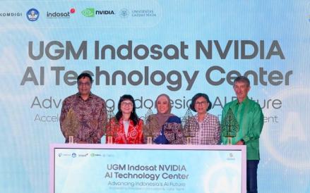 PT Indosat Tbk (ISAT) bersama NVIDIA dan Universitas Gadjah Mada (UGM) meluncurkan UGM Indosat NVIDIA AI Technology Center (NVAITC). (Foto: Ist)