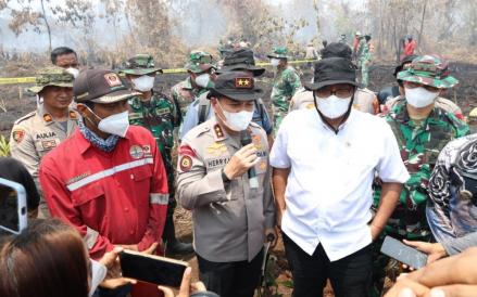 Menteri LH Jumhur dan Kapolda Cek Karhutla di Kampar Riau