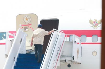 Bertolak ke Kalimantan, Prabowo Minta Temuan Pelanggaran Karhutla Ditindak Tegas. (Foto: Instagram/Sekretariat Kabinet)