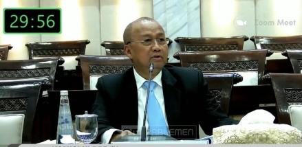 DPR Sahkan Sarjito Jadi Kepala Eksekutif Pengawas Bursa Mineral dan Komoditas Strategis OJK. Foto: TV Parlemen.