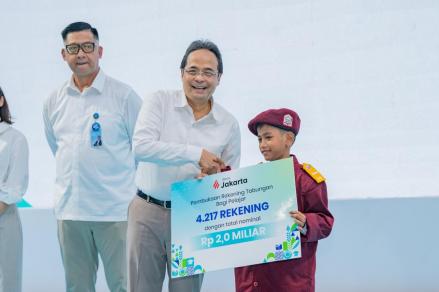 Dukung OJK Dongkrak Literasi Keuangan, Bank Jakarta Genjot Produk Tabungan Pelajar (foto: iNews Media Group)