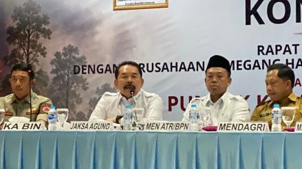 Kejagung Siapkan Tiga Instrumen Penegakan Hukum Karhutla, Khusus Korupsi Segera Ditindak. (Foto: Danandaya Arya Putra/iNews Media Group)