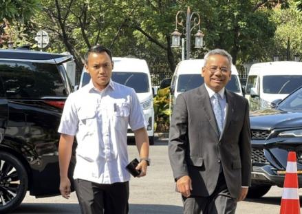 Suahasil Tiba di Kompleks Istana Presiden di Tengah Isu Reshuffle Kabinet (FOTO:Dok Ist)