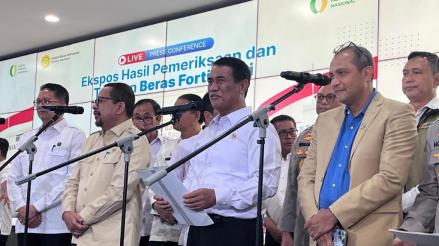 Kementan Bongkar 25 Merek Beras Fortifikasi Palsu, Rugikan Konsumen Rp89 Triliun. Foto: iNews Media Group.