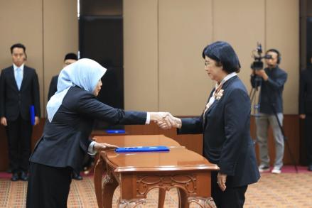 Destry Resmi Lantik Mal Isnaini Jadi Kepala Departemen Kebijakan Makroprudensial. (Foto: Dok. BI)