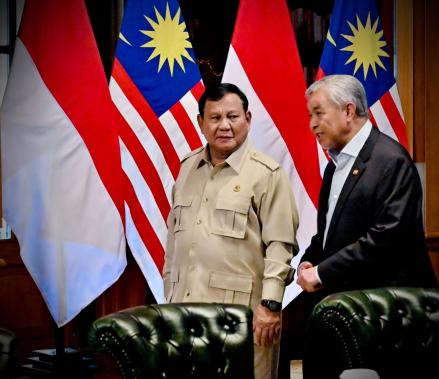 Prabowo Terima Kunjungan Wakil PM Malaysia, Perkuat Kerja Sama Penanganan Karhutla. (Foto: Sekretariat Presiden)