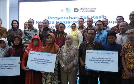 Peruri Salurkan Bantuan ke Keluarga Jurnalis dan ABK Arupadhatu yang Hilang di Selat Sunda