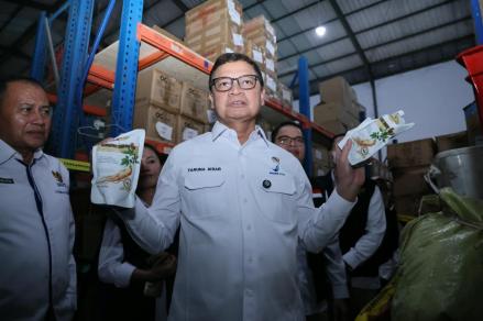 BPOM Bongkar Gudang OBA dan Kosmetik Ilegal di Tangerang Senilai Rp25 Miliar (FOTO:Dok Ist)