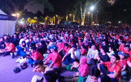 Tak Kebagian Tiket, Ribuan Suporter Indonesia Padati Area Nobar Final FIFA ASEAN Cup 2026 SUGBK