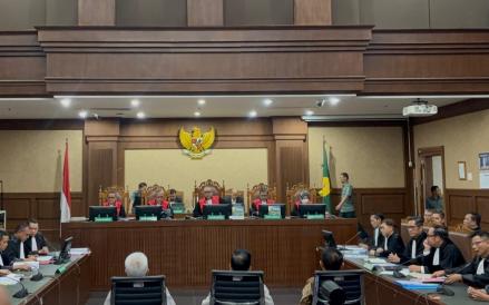 Eks Jampidsus Febrie Didakwa Terima Rp12 Miliar Terkait Penanganan Kasus Korupsi Tol Layang MBZ