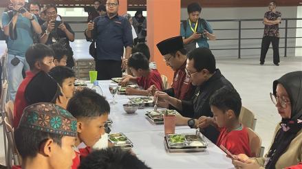 Mensos Tinjau Sekolah Rakyat di Jakarta, Pastikan Sudah Gunakan Gedung Permanen. (Foto: Ari Sandita/iNews Media Group)
