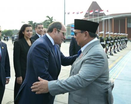 Jaga Hubungan Bilateral, Prabowo Antar Kepulangan Presiden Mesir di Halim. (Foto: BPMI Setpres RI)