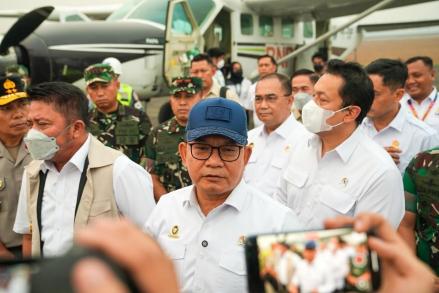 Dudung Sebut 1,5 Ton Dry Ice Siap Disebar Besok Atasi Kabut Asap Karhutla di Sumsel . (Foto: Dok. Kemenko Polkam)