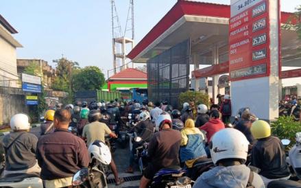 Ketua DPR Soroti Kelangkaan BBM di Bali hingga Antrean Pembelian Mengular