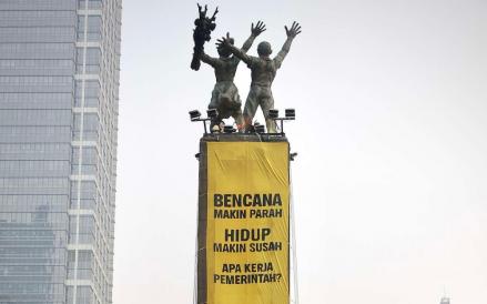 Greenpeace Bentangkan Spanduk, Begini Respons Istana