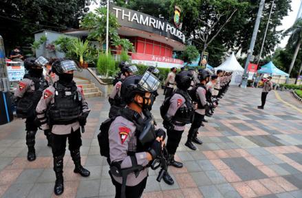 Sebanyak 427 personil dikerahkan Polres Metro Tangerang Kota guna mengamankan malam takbiran di Kota Tangerang pada Minggu (1/5/2022).
