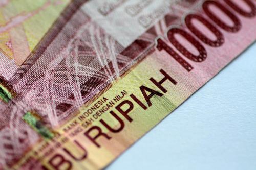 Rupiah Melemah Pasca Bank Indonesia Turunkan Suku Bunga