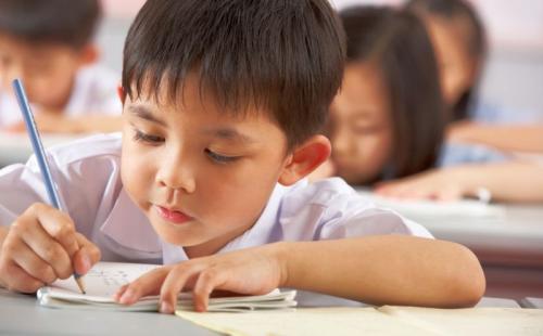 Revisi UU Sisdiknas Bakal Muat Putusan MK soal SD-SMP Gratis