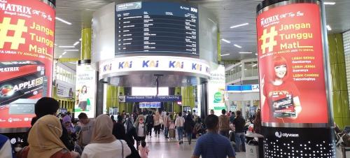 H 5 Lebaran 14 200 Pemudik Tiba Di Stasiun Gambir