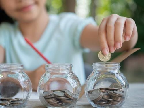 5 Cara Mengajari Anak Remaja Mengelola Uang, Tips Memulai Literasi Keuangan Sejak Dini