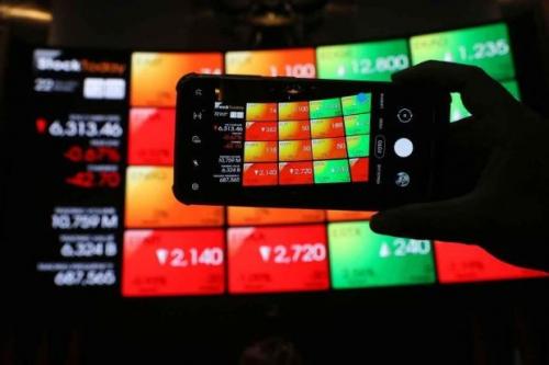 IHSG Sesi I Melemah ke 6.585, Indeks LQ45 Turun Signifikan