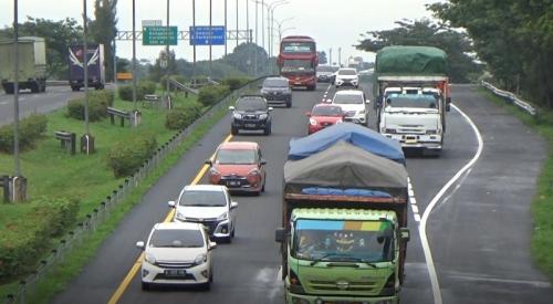 Catat Jadwal Dan Daftar Tol Yang Kena Pembatasan Angkutan Barang Selama ...