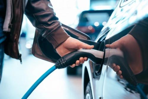 Cegah Kebakaran, Ilmuwan Korsel Temukan Baterai Lithium Tahan Api untuk Mobil Listrik