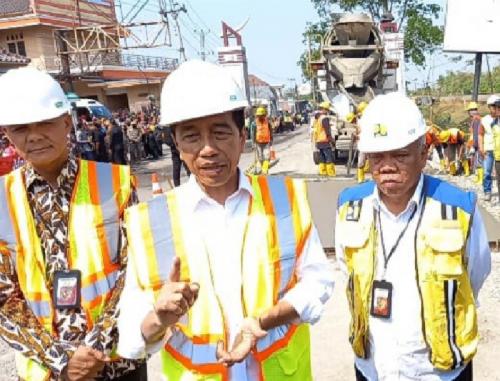 Rekonstruksi Jalan Solo-Purwodadi Telan Dana Rp14 Triliun, Jokowi Jamin ...