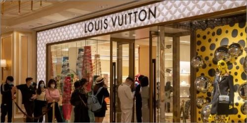 Perbedaan tory burch shop butik dan outlet