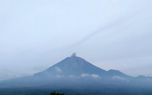 Gunung Semeru Erupsi Rabu Pagi, Letusan Capai 700 Meter Di Atas Puncak